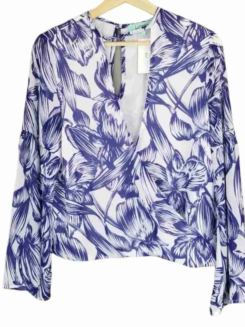 Karlie NWT Blue White Floral Faux Wrap Blouse Bell Sleeve Keyhole Top Small - Picture 5 of 5